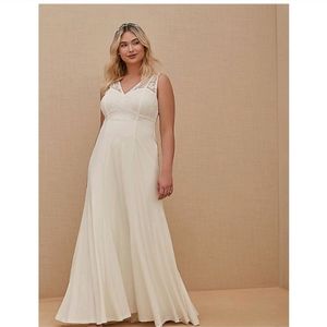 Torrid womens wedding dress